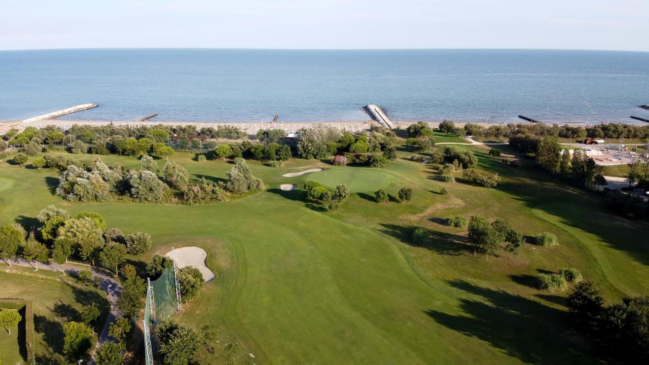 Апартаменты Robinia/Pinetine Lido Altanea Каорле Экстерьер фото